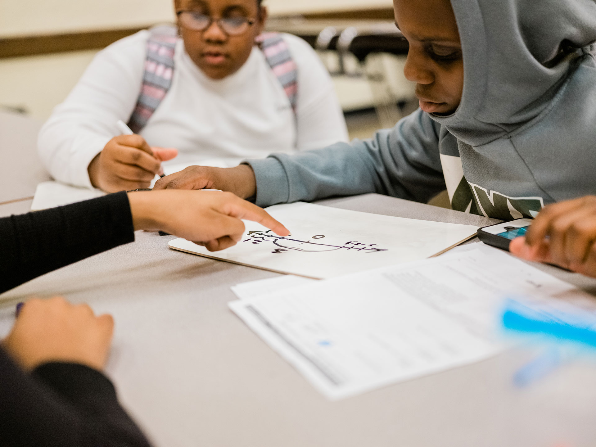 Ready to Learn tutors adapt instruction to best support students. / Photo by Ben Filio