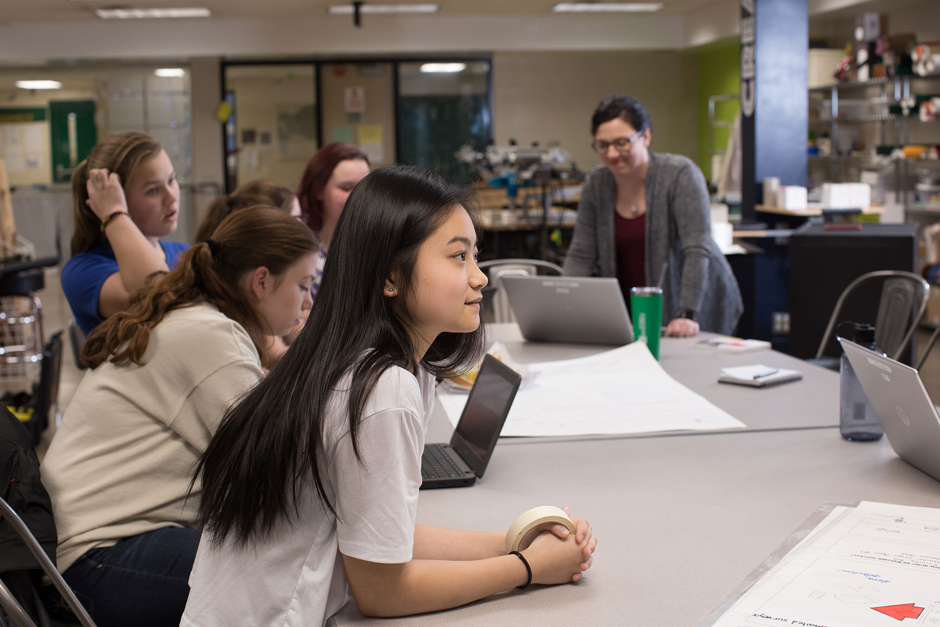 Collaboration is key for the Carlynton YouthQuake team. / Photo by Nico Segall Tobon